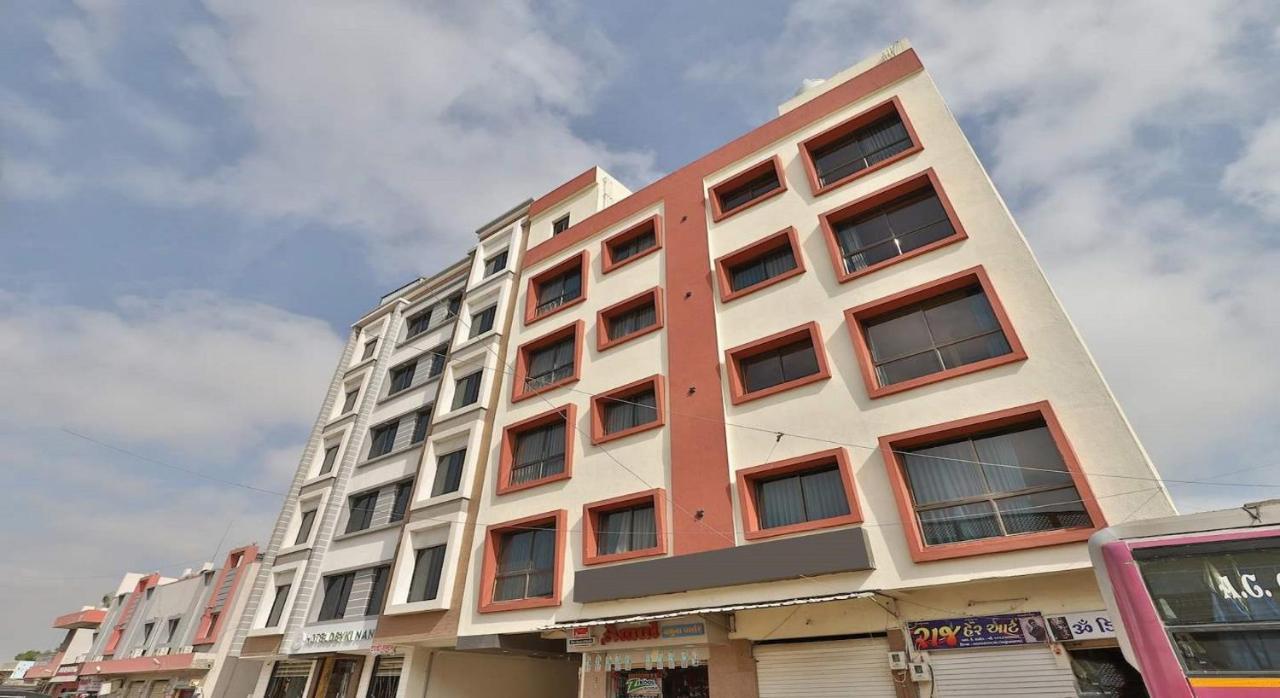 Hotel The Kuber - SKY STAYS  Dwārka Exterior foto